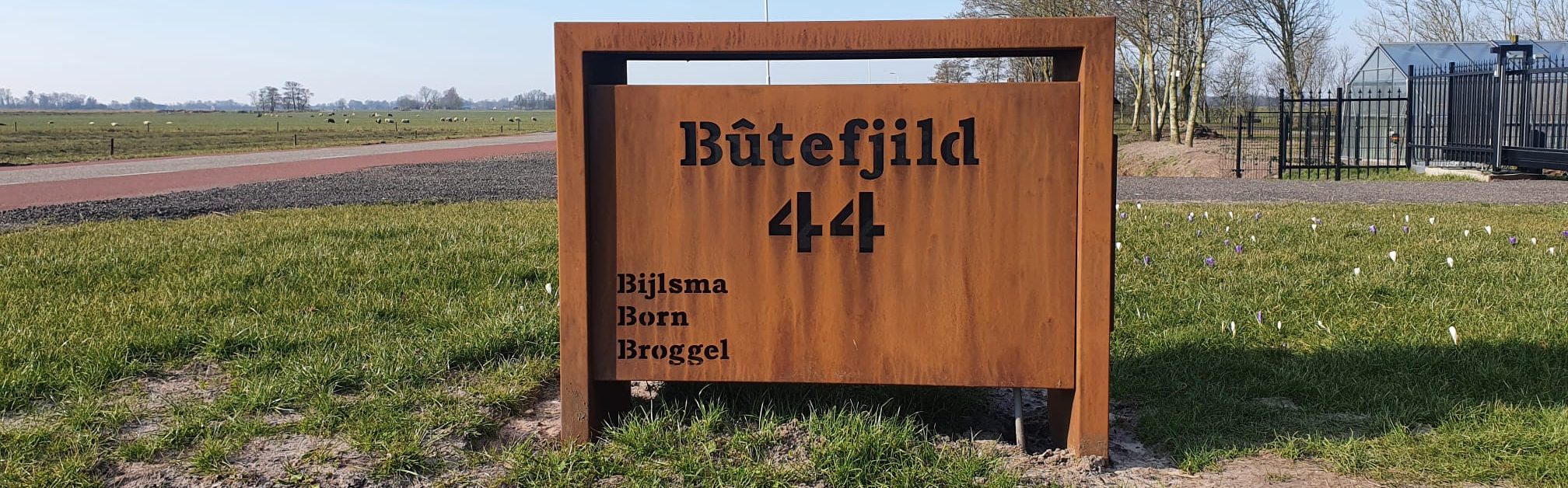 b2ebd760-325b-42a2-b2d6-34f0d664573c